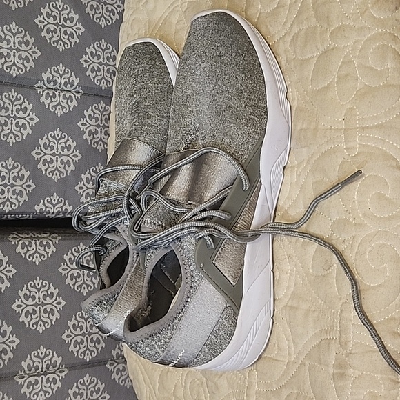 Champion Charcoal Gray Athletic Shoes W9.5 NWOT - Picture 3 of 6